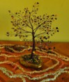 Pomisor decorativ, realizat cu sarma mov si mix de pietre : ametist, cuart cherry, onix si ochi de pisica.